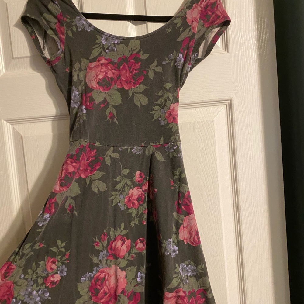 Dress - Picture 3 of 5